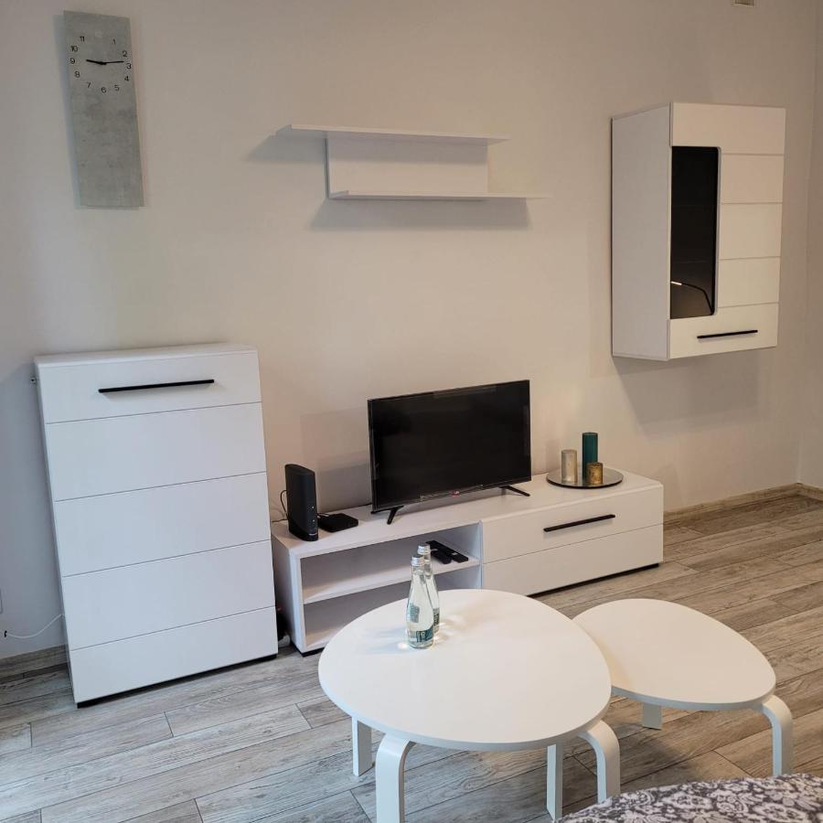 Tuwima Apartment *